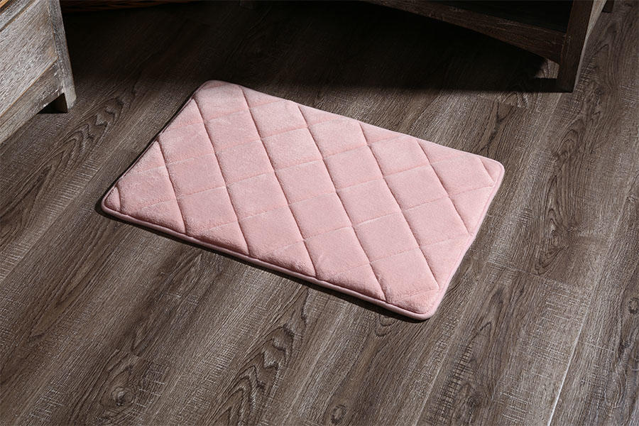 Pink diamond shape absorbent floor mat