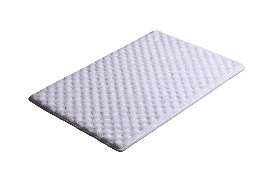 Dotted flannel floor mat